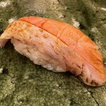 鮨桂太 - ノドグロ：薫香の付し方など親方の仕事が光る逸品