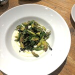 東灯 - 芽キャベツとケールの菜の花ジェノバ