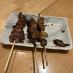 やきとん たまや商店 - やきとんは1本165円から190円