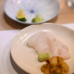 うを徳 - 《淡路島（あはぢしま）》の"圓斑星鰈（ほしがれひ）"、臠（さしみ）