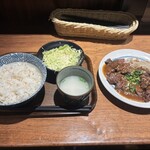 しずる - 牛ハラミ焼きランチ（焼肉ダレ）