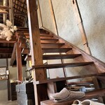 reimei cafe - ２階もあり