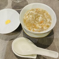 ON the TABLE CHINESE - 