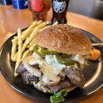 髙橋バーガー - 2025.2マンスリー　THB的鹿肉のフィリーチーズステーキ風バーガー