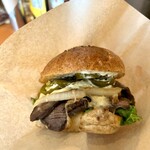 髙橋バーガー - 2025.2マンスリー　THB的鹿肉のフィリーチーズステーキ風バーガー