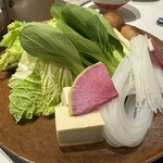 しゃぶしゃぶ･鋤焼･虎河豚 的山 - しゃぶしゃぶのお野菜