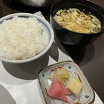 しゃぶしゃぶ･鋤焼･虎河豚 的山 - 白ご飯のセット。稲庭うどんを選ぶこともできます