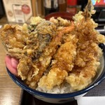 天丼てんや 成増店 - 華やかな冬の幸・海の幸、冬天丼