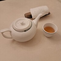 中国飯店 三田店 - お茶おいし。おしぼりも分厚くて嬉しい。
