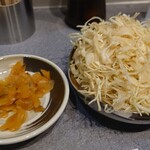 Curry Ajin　かれー屋あじん - 味ん味んをほうふつさせるキャベツ