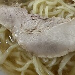 麺屋 ようすけ - チャーシューは柔らかくて味が染みてます♪