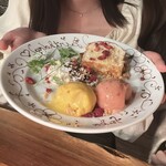 カルネジーオ ウエスト - 