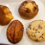 ビーバー ブレッド - クリームパン、チーズフランス、カカオニブメロンパン、明太フランスです！