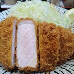 嬉嬉豚とんかつ 「君に、揚げる。」 - ロースとんかつ定食 2180円 ご飯大盛 無料