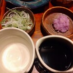 手挽きそば 一心 - 薬味、蕎麦つゆ