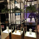 パレード - 入口横。多人数テーブル。