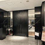 パレード - 入口(3階)。外の左側はデザート販売もしてました。