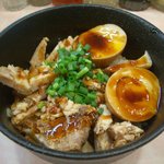 虎魂食堂 - 豚めし　味玉半熟でうま～い