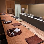 方寸長島 - ゆったりとしたカウンター席