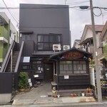 手挽きそば 一心 - お店の外観（入り口付近）