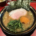 王道家直系 我道家 - ラーメン並（本店仕様）＋味玉