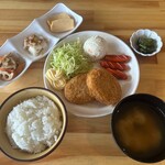 二代目 風神雷神 - 火曜日〜金曜日までの平日限定のお得なコロッケ&ウインナー定食