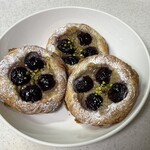 しばぱん - ダークチェリーと紅茶のデニッシュ