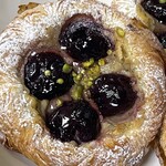 しばぱん - ダークチェリーと紅茶のデニッシュ