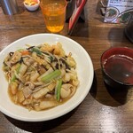 中華dining天鳳 - 五目あんかけ焼きそばとセットのわかめスープ('25/02/02)