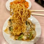 玉蘭 - 揚げ麺はパリパリです