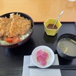 レストランこぶし - あつま産放牧豚ソースカツ丼