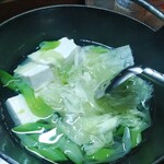 味の蔵どんつく - 湯豆腐　白菜と長ねぎがたっぷり。