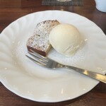 TRATTORIA BAL TETTO - セットのアイスとケーキ