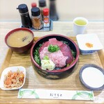 魚魚鮮 - 紙コップが普通の大きさです