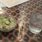 インド料理 パリワル - お冷＆セットのサラダ