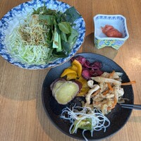 羅豚 ギンザ・グラッセ - ブッフェ。明太子もあり。特性ドレッシング美味しかった！