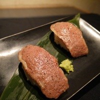 トロカルビの炙り寿司（2カン）