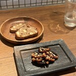 清澄白河 フジマル醸造所 - フルーツサラミ / 黒胡椒と胡桃のパン