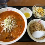神龍 - 担々麺 900円　Bセット 400円