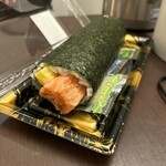 魚喜 - 料理写真:恵方巻き 3種のサーモン巻き