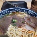 蘭州拉麺店 火焔山 - 牛肉の様子など。