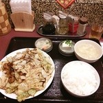 Chuugoku Bishoku Kayou - 回鍋肉ランチ700円(^^)
                        回鍋肉の盛りがすごいすごい(^_^