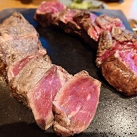 ocean good table 渋谷 - 左 国産サーロイン300g    右 カイノミ300g