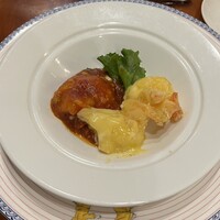 萬珍樓 本店 - エビチリもエビマヨも最高でしたね〜
                    紹興酒が進みまくりでしたわ