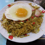 愛松屋 - 焼きそば(250円)+玉子(50円)