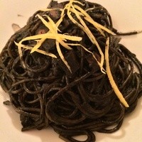 イタリア料理 Trattoria Mezzanino - 烏賊墨のスパゲッティ