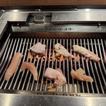 地鶏焼肉 鶏重 - 