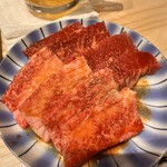 焼肉うちだ - 手前、バラの中落ち。奥、ハラミ