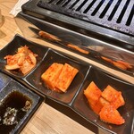 焼肉うちだ - キムチの盛り合わせ