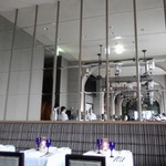 MAIN DINING by THE HOUSE OF PACIFIC - 店内の雰囲気